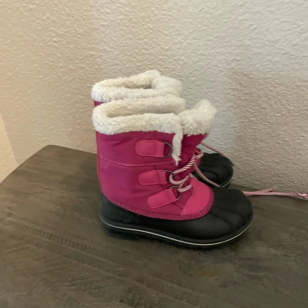 Cat & Jack Kids Pink and Black Winter snow Boots
